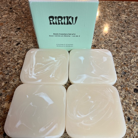 New Ririku Resin Coasters Set of 4 - White - Picture 1 of 3
